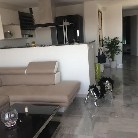Apartman Ideal Couple